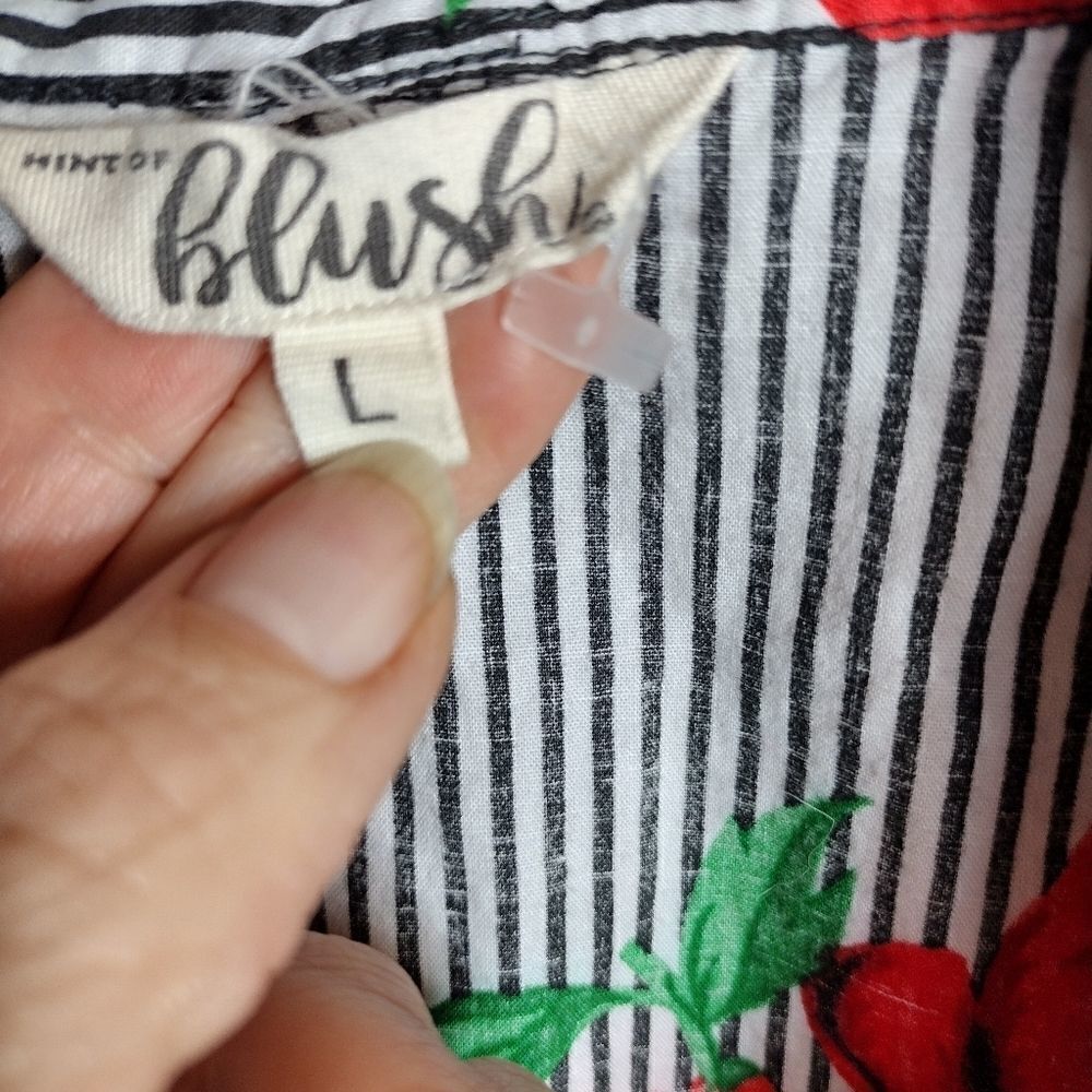 Hint of blush blouse - Picture 3 of 5